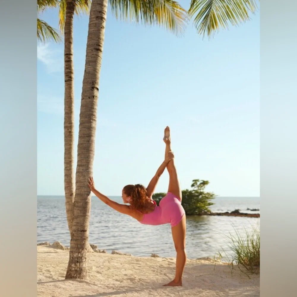 Alo Yoga Airbrush One And Done Short Onesie Paradise Pink S